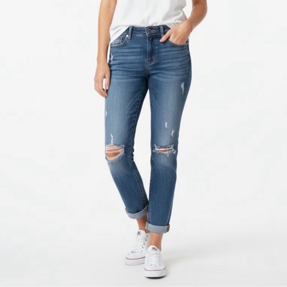 Judy Blue | Mid Rise Distressed Ankle Jeans | Sz 13/31